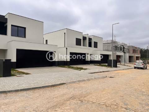 Moradia T3 nova em Perelhal Barcelos