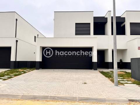 Moradia T3 nova em Perelhal Barcelos