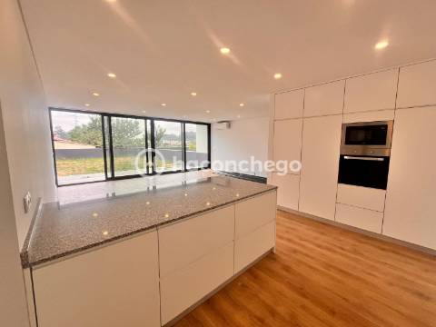 Moradia T3 nova em Perelhal Barcelos