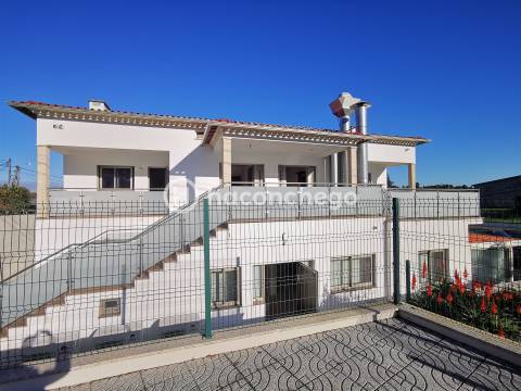 Andar moradia T3 para arrendar em Silveiros Barcelos