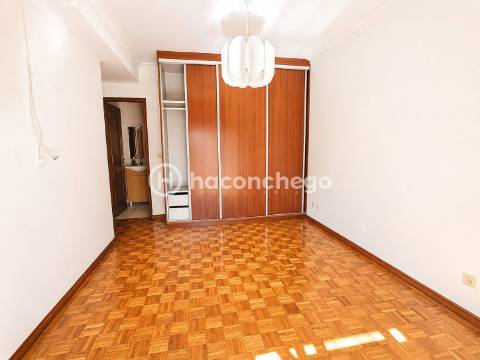 Apartamento T3 com garagem São Vitor no centro de Braga perto do Braga Parque