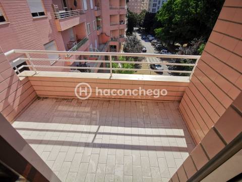 Apartamento T3 com garagem São Vitor no centro de Braga perto do Braga Parque