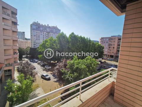 Apartamento T3 com garagem São Vitor no centro de Braga perto do Braga Parque