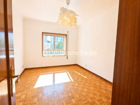 Apartamento T3 com garagem São Vitor no centro de Braga perto do Braga Parque