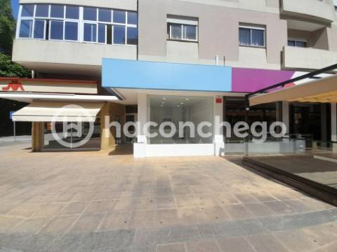 Loja para arrendamento em Barcelos