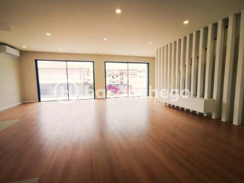 Andar moradia T4 duplex com garagem e equipado Arcozelo Barcelos