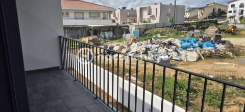 Apartamento T3 com garagem em Arcozelo, Barcelos