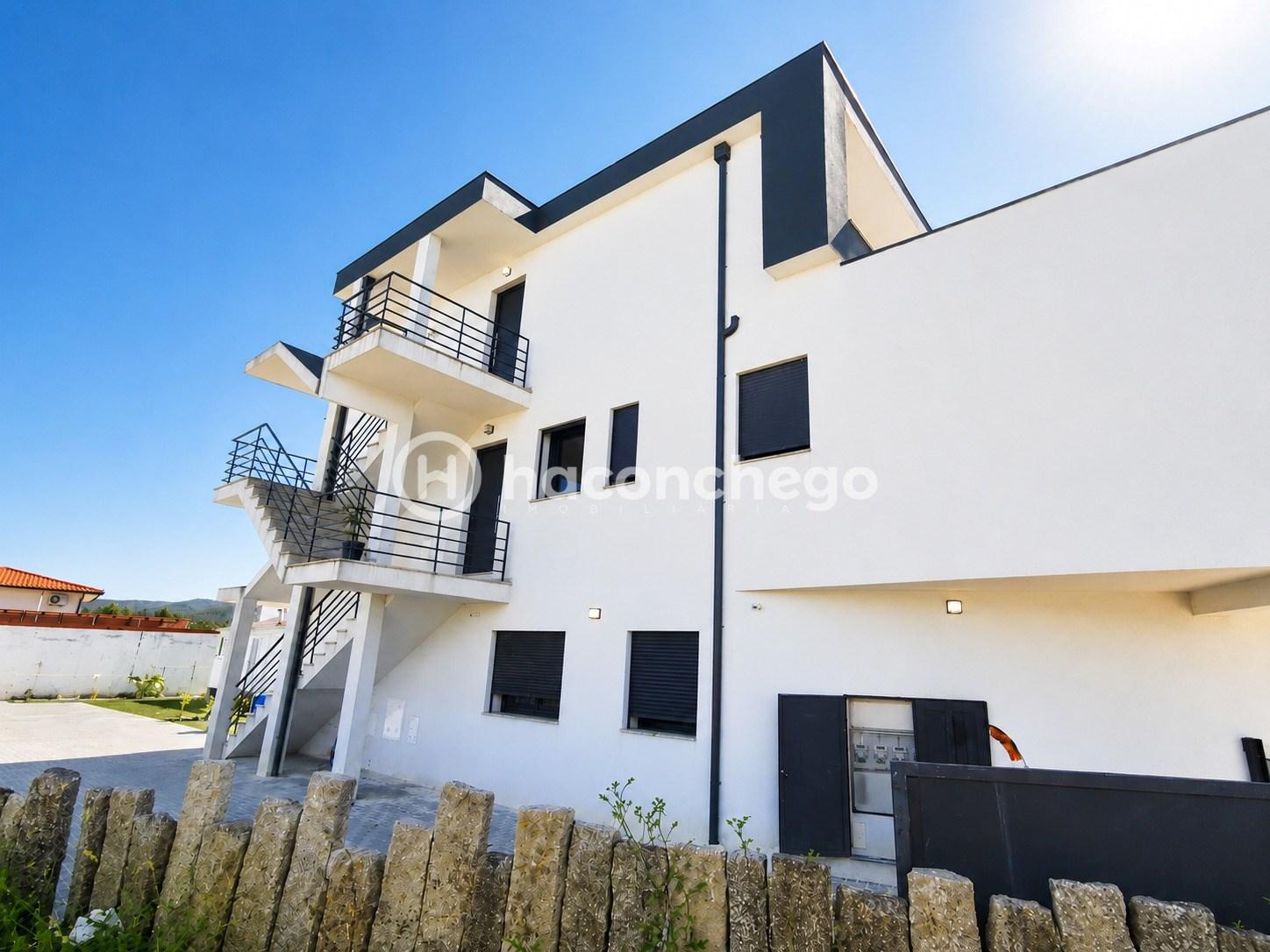 Apartamento T2 em São Verissimo com lugar de estacionamento privado