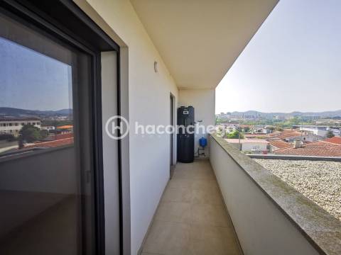 Apartamento T2 em São Verissimo com lugar de estacionamento privado