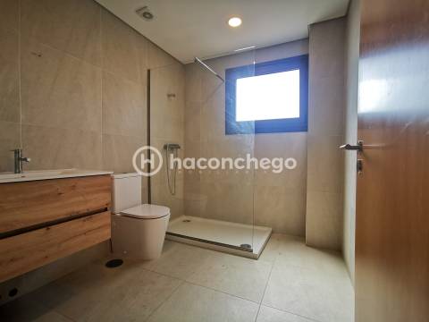 Apartamento T2 em São Verissimo com lugar de estacionamento privado