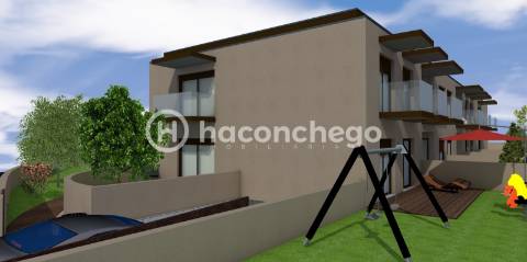Apartamento T2 com garagem e logradouro Pousa Barcelos