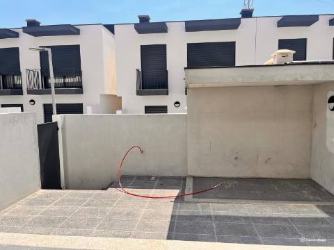 Moradia T4 em Condomínio Fechado com Piscina Marinhas Esposende