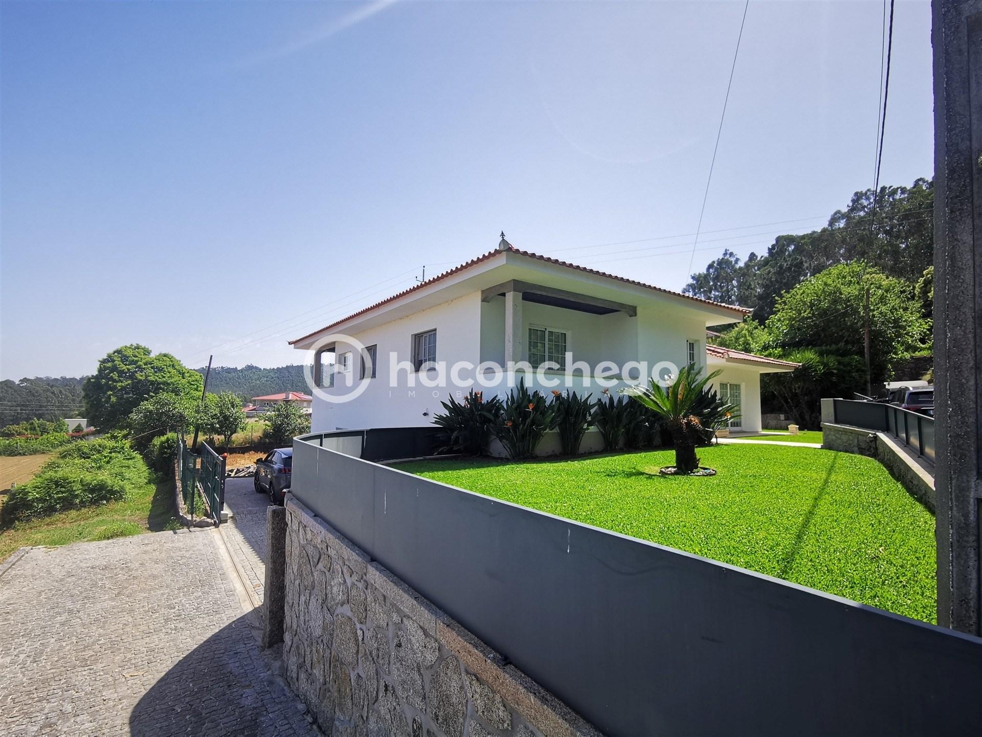 Moradia isolada T3 para arrendamento em Barcelos