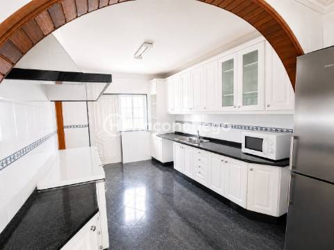 Moradia isolada T3 para arrendamento em Barcelos