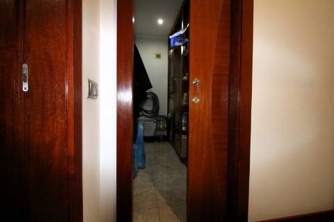 Moradia de 4 frentes com cave de 700 M2