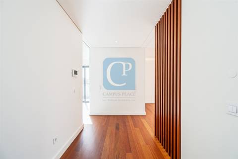 Apartamento T4 penthouse em Matosinhos Sul