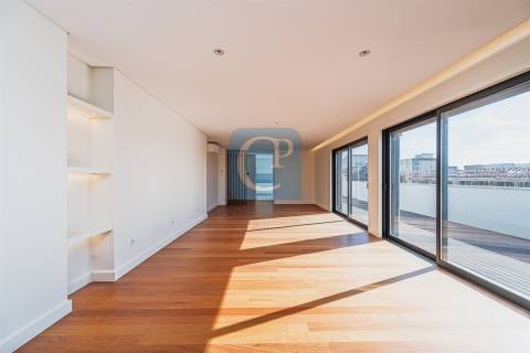Apartamento T4 penthouse em Matosinhos Sul