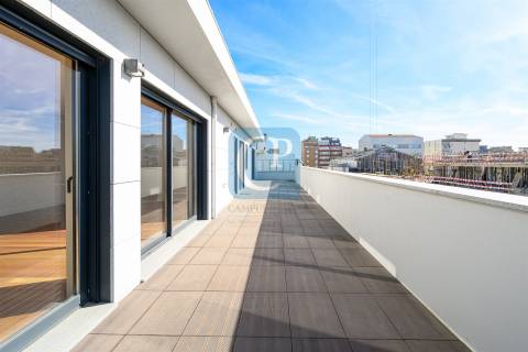 Apartamento T4 penthouse em Matosinhos Sul