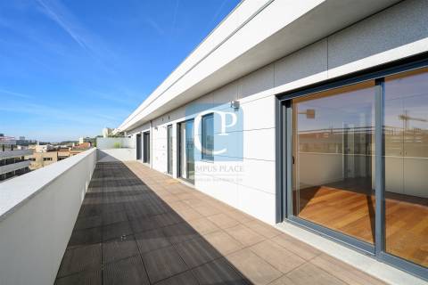 Apartamento T4 penthouse em Matosinhos Sul