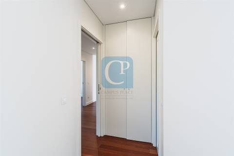 Apartamento T4 penthouse em Matosinhos Sul