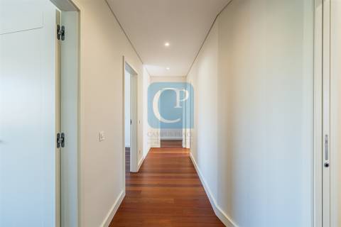 Apartamento T4 penthouse em Matosinhos Sul