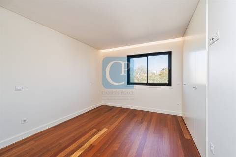 Apartamento T4 penthouse em Matosinhos Sul