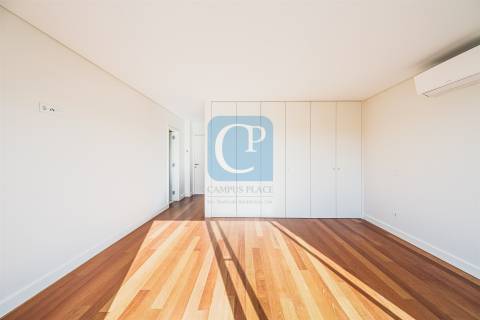 Apartamento T4 penthouse em Matosinhos Sul