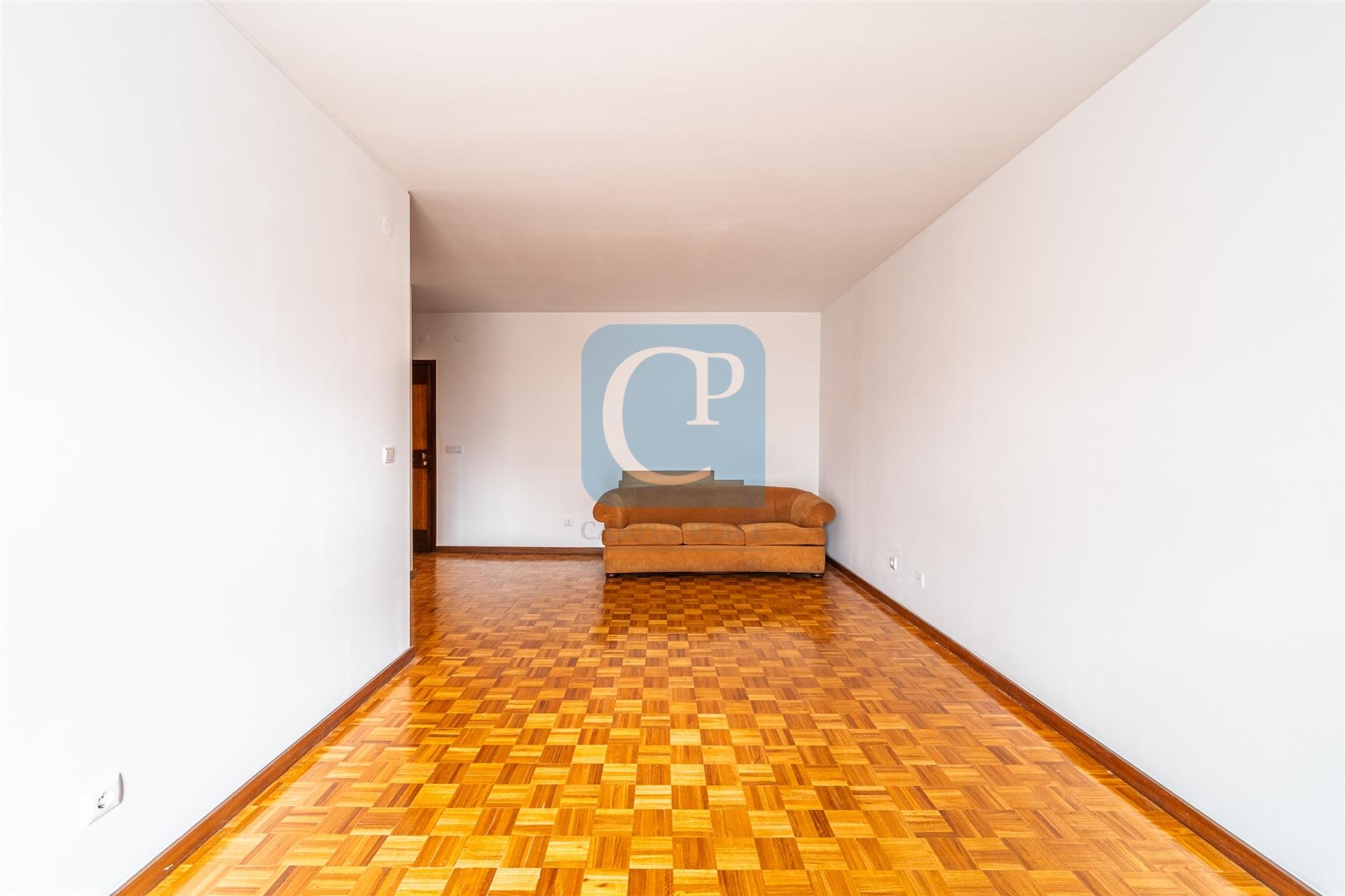 Apartamento T1 na Areosa, Rio Tinto, Gondomar