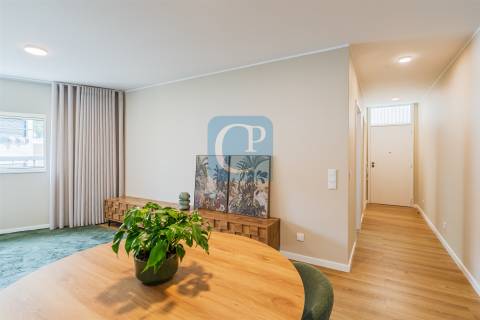 Apartamento T2 mobilado em condomínio fechado, Ramalde, Porto