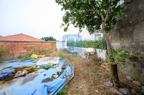 Moradia Bifamiliar T2 + T2 em Gondomar