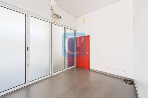 Loja comercial em Matosinhos