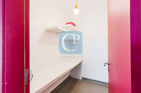 Loja comercial em Matosinhos