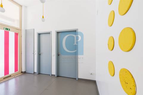Loja comercial em Matosinhos