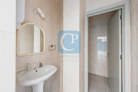 Loja comercial em Matosinhos
