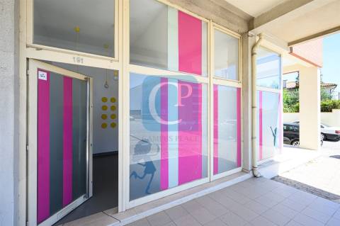 Loja comercial em Matosinhos