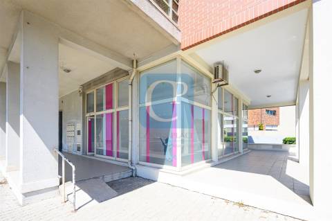 Loja comercial em Matosinhos