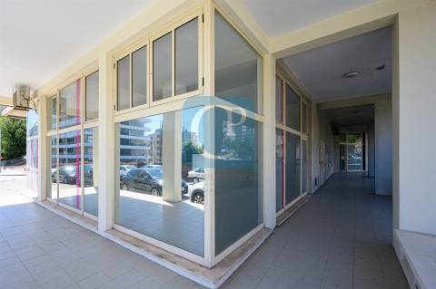 Loja comercial em Matosinhos