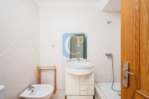 Apartamento T2 com garagem na Senhora da Hora, Matosinhos