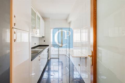 Apartamento T2 com garagem na Senhora da Hora, Matosinhos