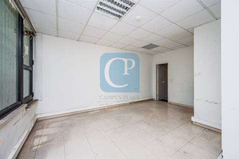 Loja comercial no Bonfim, Porto