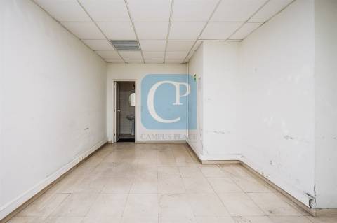 Loja comercial no Bonfim, Porto