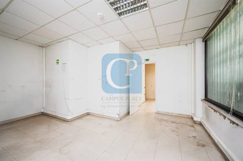 Loja comercial no Bonfim, Porto