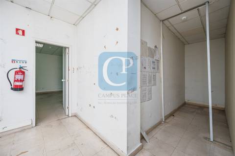 Loja comercial no Bonfim, Porto