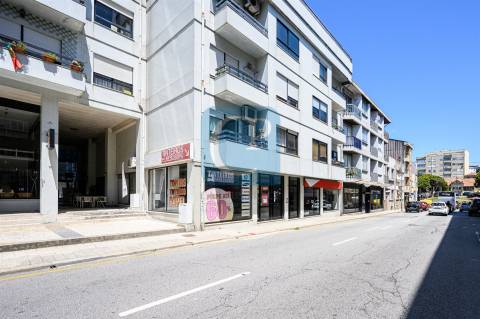Loja comercial no Bonfim, Porto