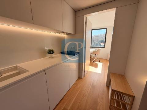 Apartamento T0 novo perto do Jardim de Arca d´Água, Porto