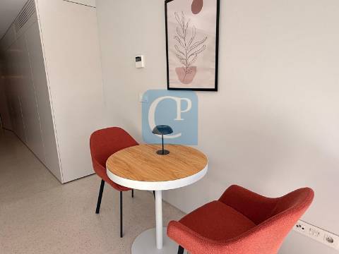 Apartamento T0 novo perto do Jardim de Arca d´Água, Porto