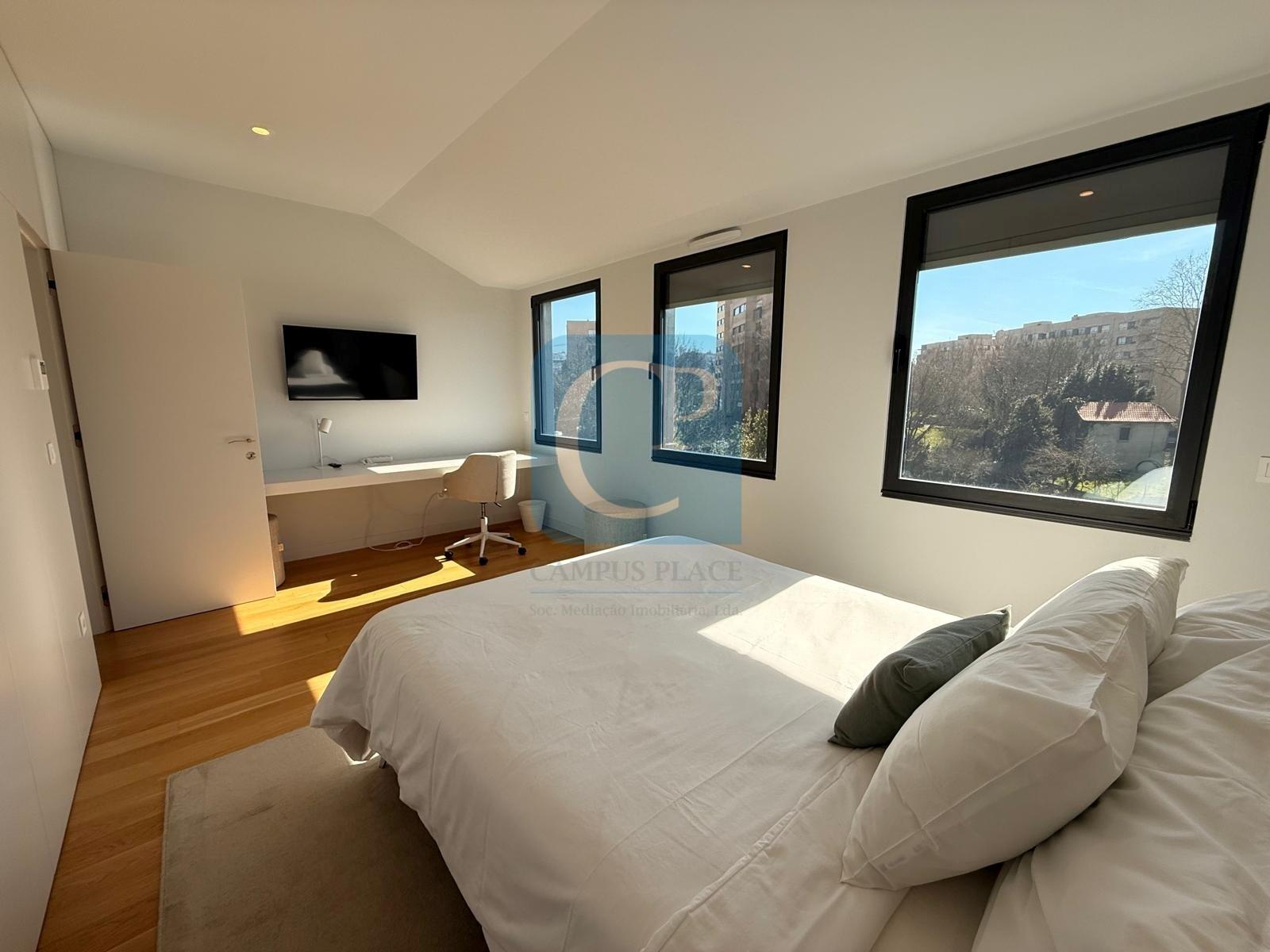 Apartamento T0 novo perto do Jardim de Arca d´Água, Porto