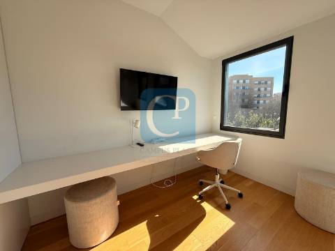 Apartamento T0 novo perto do Jardim de Arca d´Água, Porto