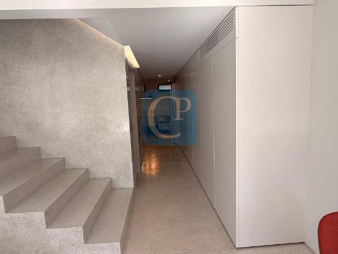 Apartamento T0 novo perto do Jardim de Arca d´Água, Porto
