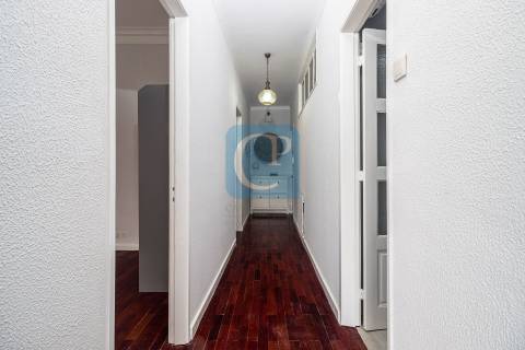 Andar Moradia T2 Remodelado à Serpa Pinto, Porto